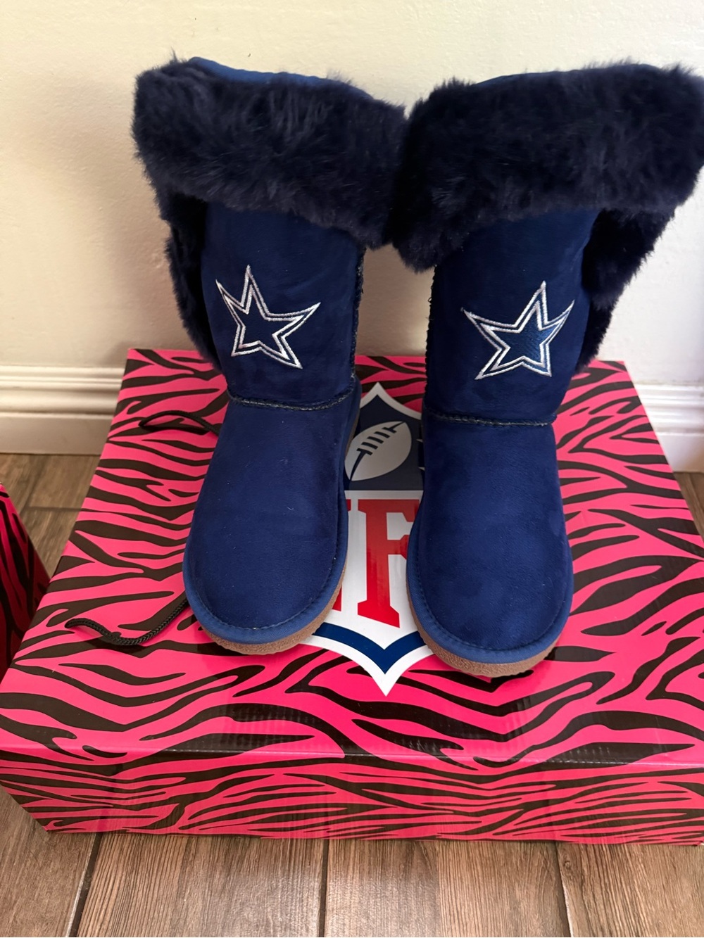 The Champions Boot Dallas Cowboys NFL Faux Fur Lined Navy Blue Boots Size 6